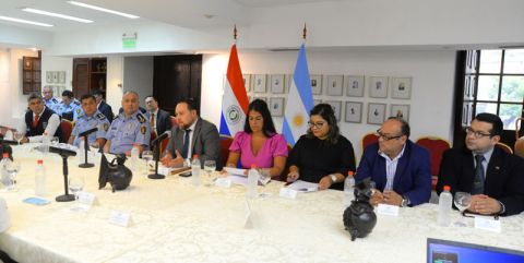 Paraguay y Argentina coordinan cooperación para fortalecer controles del transporte internacional terrestre de pasajeros y cargas