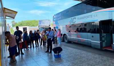 Migraciones aplica plan de contingencia para afrontar el gran flujo de viajeros en el arranque de la temporada alta