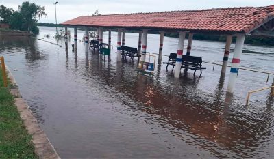 Migraciones procede a la inhabilitación temporal de tres puestos migratorios en Ñeembucú debido a la crecida del río