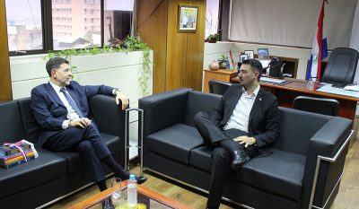Avanzan conversaciones con la OEI sobre cooperación en torno a la preservación de documentos migratorios históricos