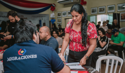 Primer MigraMóvil en Ciudad del Este atendió a más de 1.000 migrantes extranjeros solicitantes de residencia