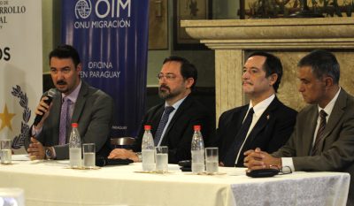 La evolución de la política migratoria nacional fue presentada en conversatorio sobre migración y protección social