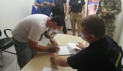 Migraciones expulsa del territorio nacional a presunto homicida buscado en Brasil