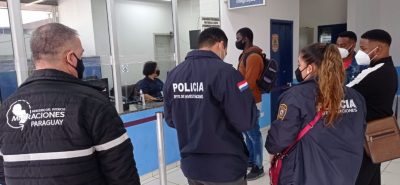 Tres extranjeros fueron inadmitidos en el Puente de la Amistad por portar documentos de viaje falsos