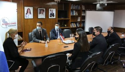 Migraciones de Paraguay y Chile intercambian experiencias