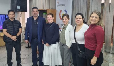 Representantes de la Embajada Británica visitaron el puesto de control migratorio del Puente de la Amistad